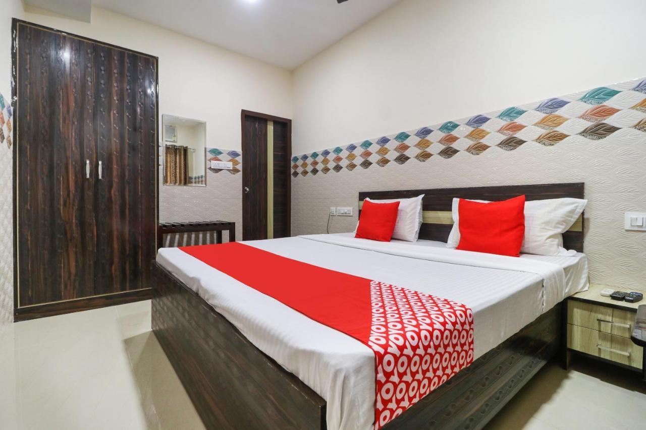 Oyo 49095 Hotel K Fort Abadpura Экстерьер фото